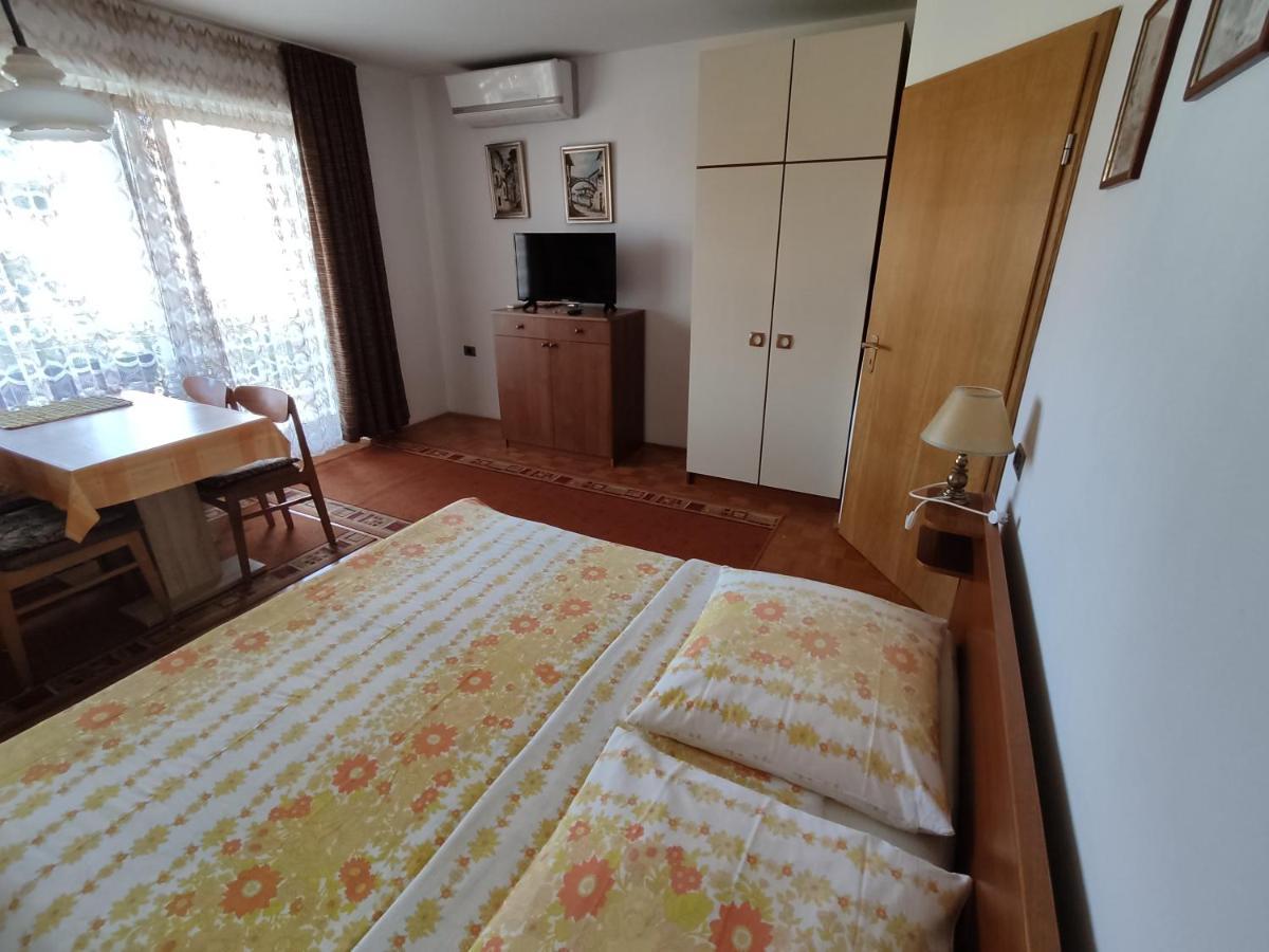 Apartments Samec イゾラ エクステリア 写真