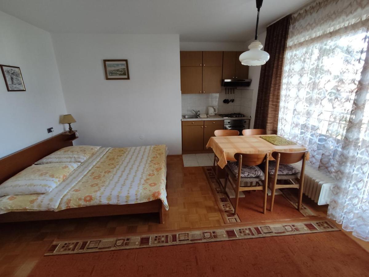 Apartments Samec イゾラ エクステリア 写真