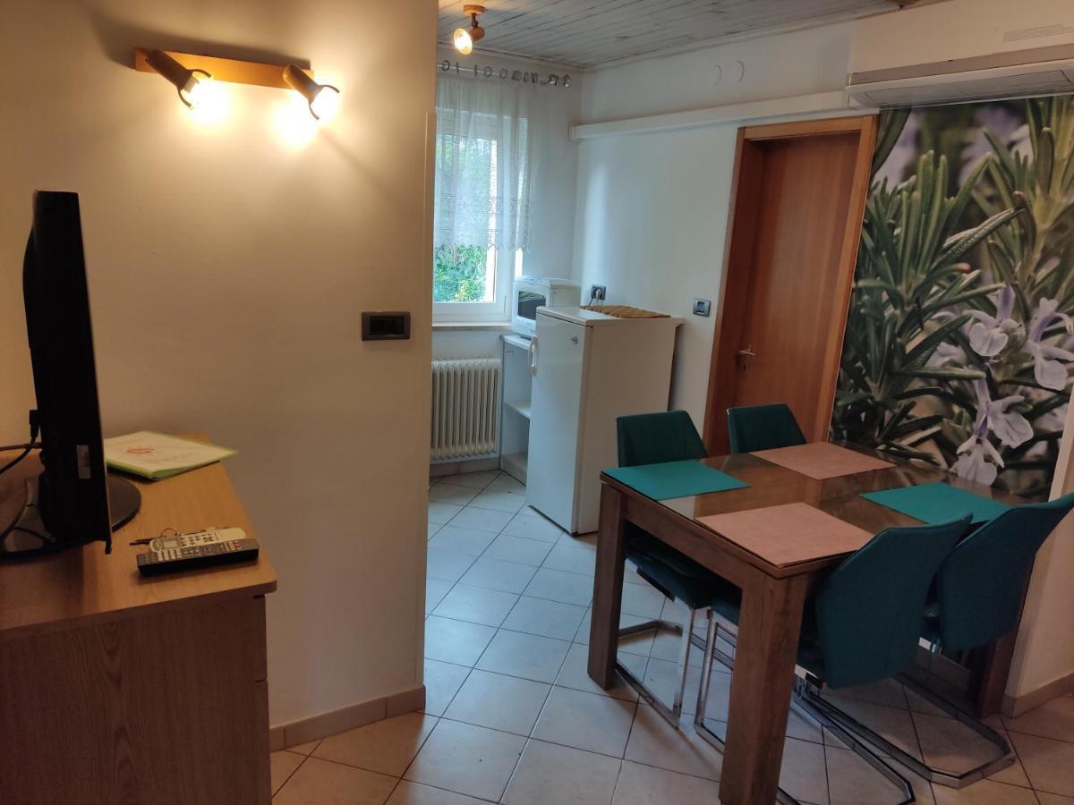 Apartments Samec イゾラ エクステリア 写真